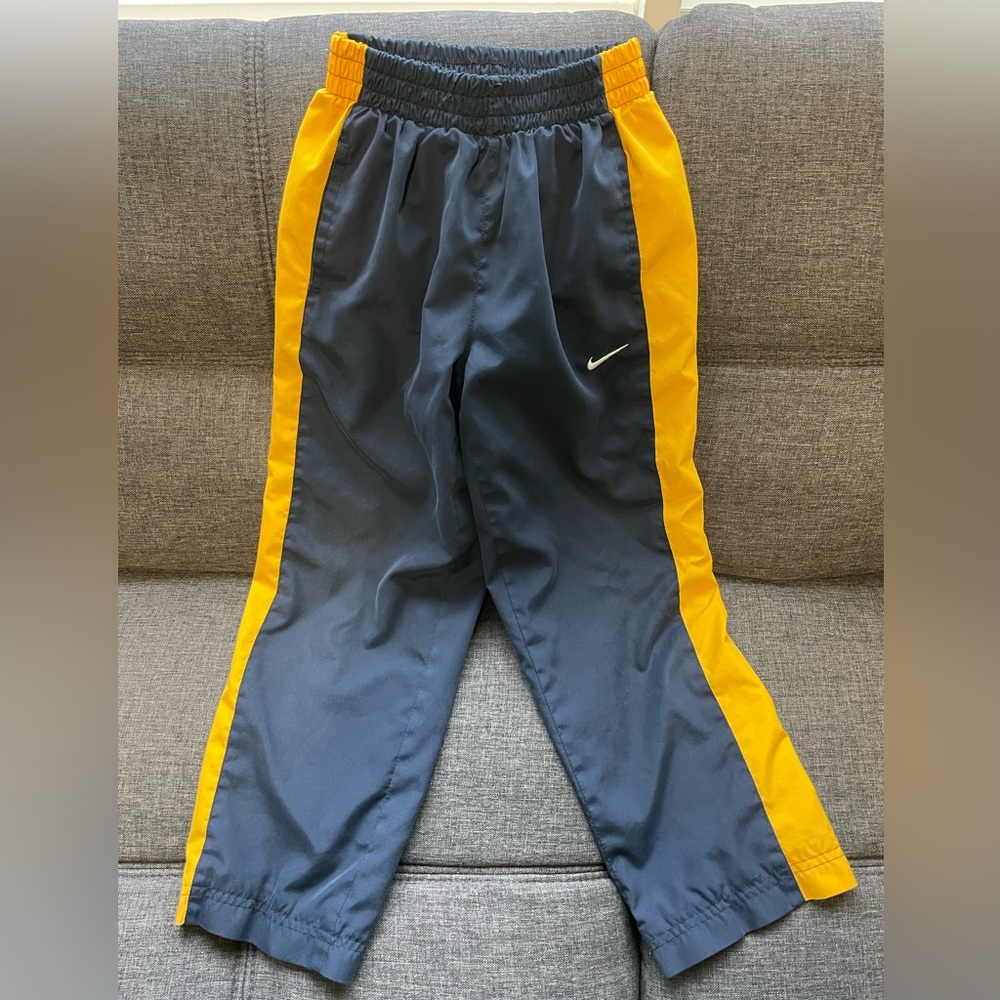 Boys Nike mesh lined pants